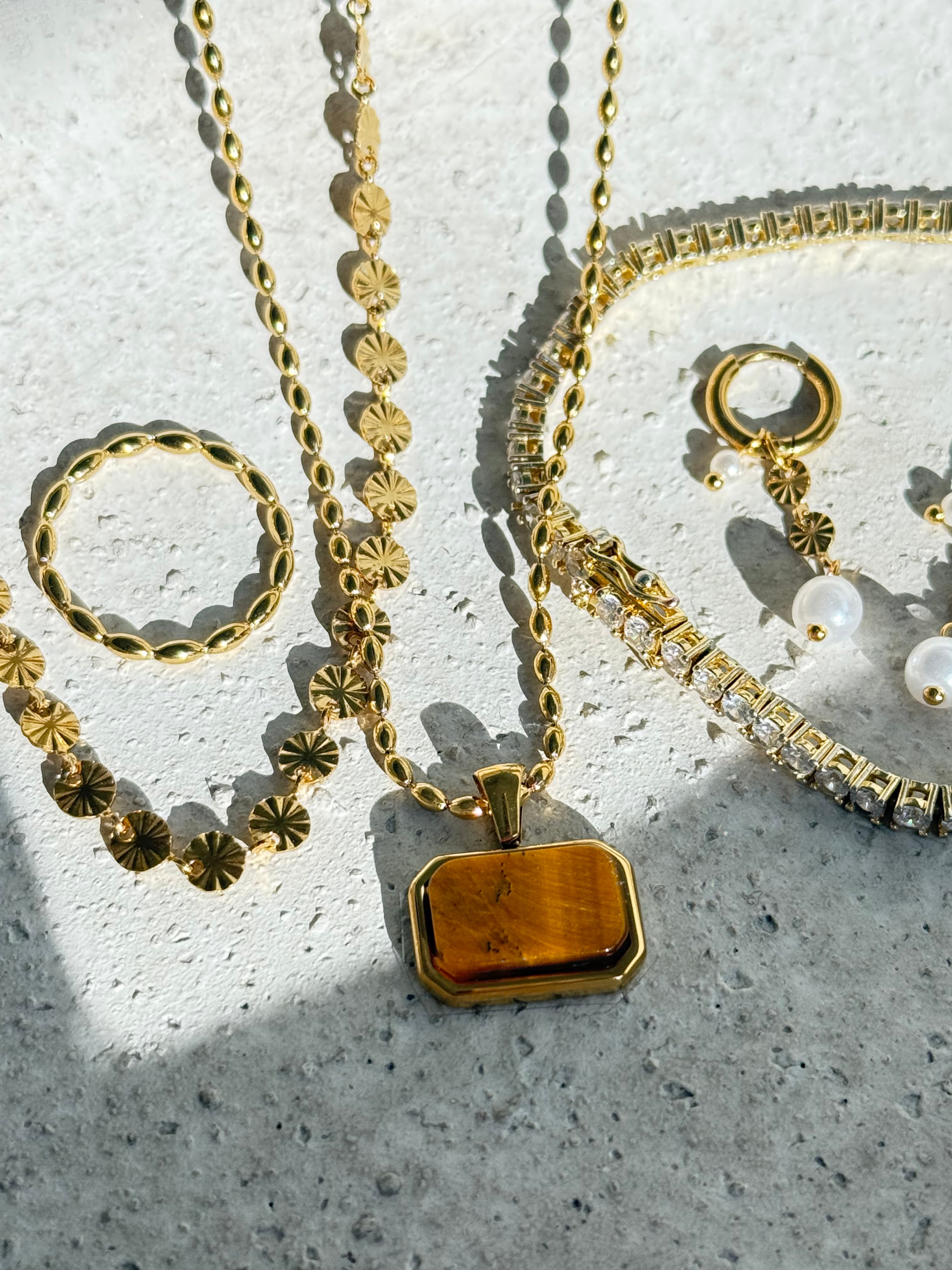 Lottie Burst Necklace | Gold