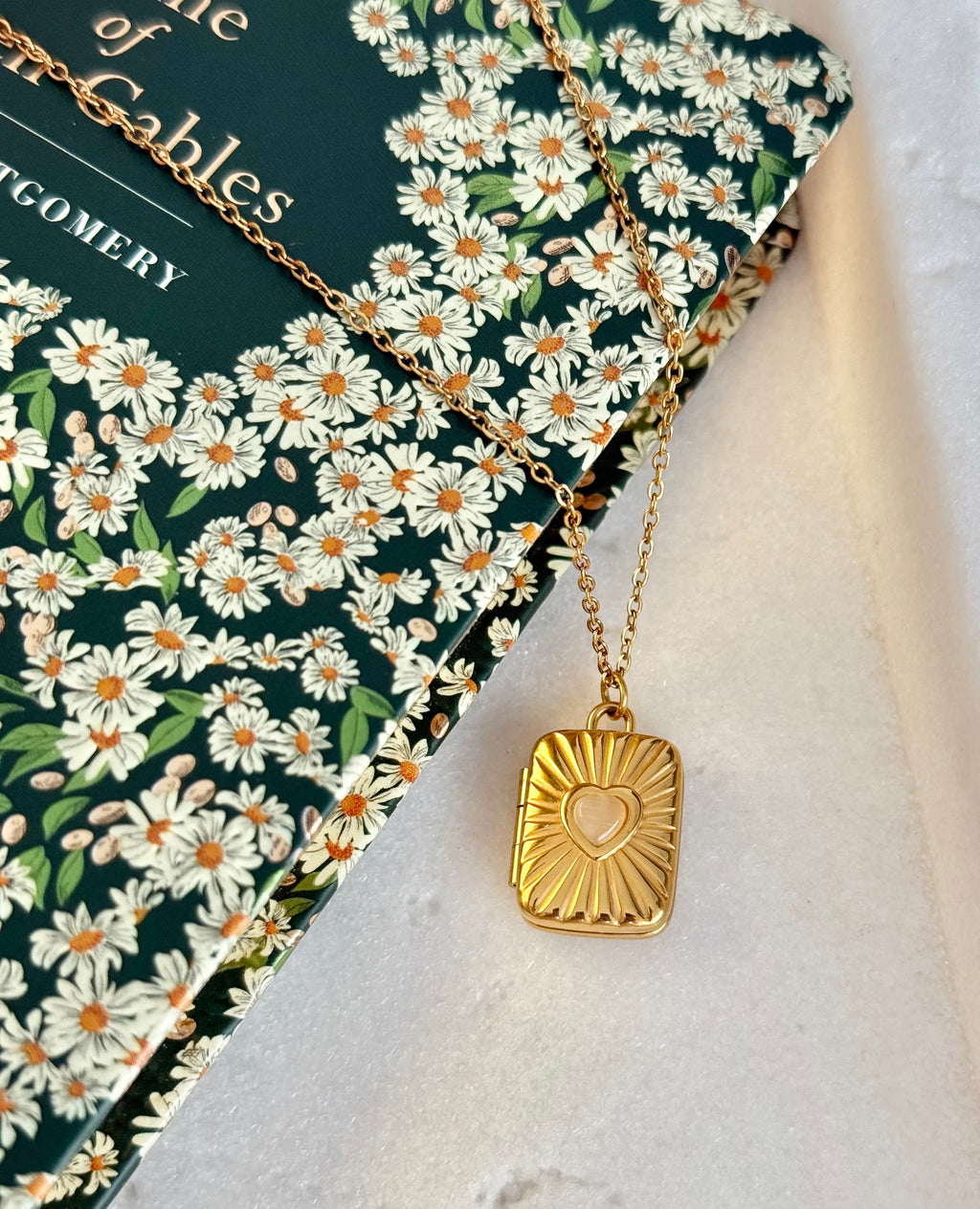 Gables Heart Locket | Gold