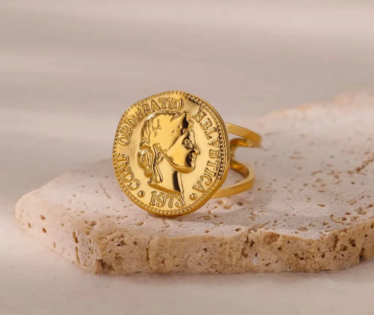 Darcy Coin Ring | Gold