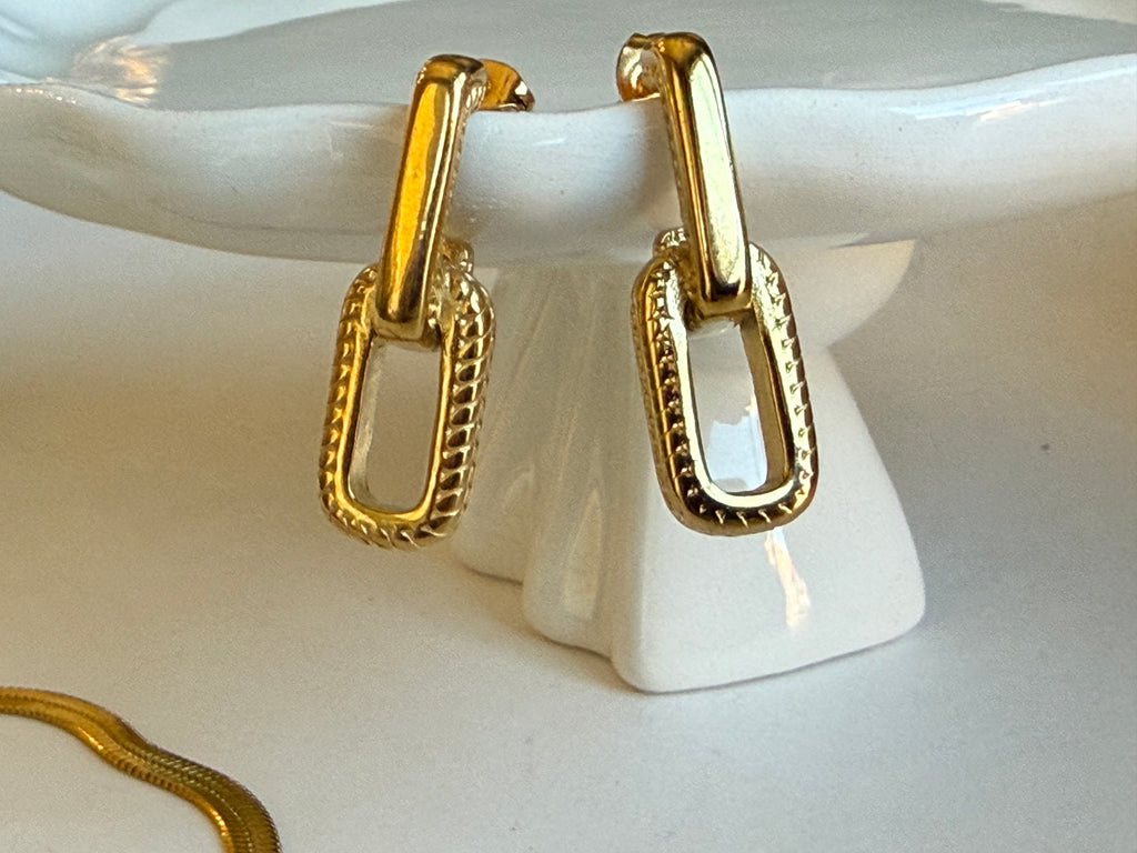 Hattie Link Earrings | Gold