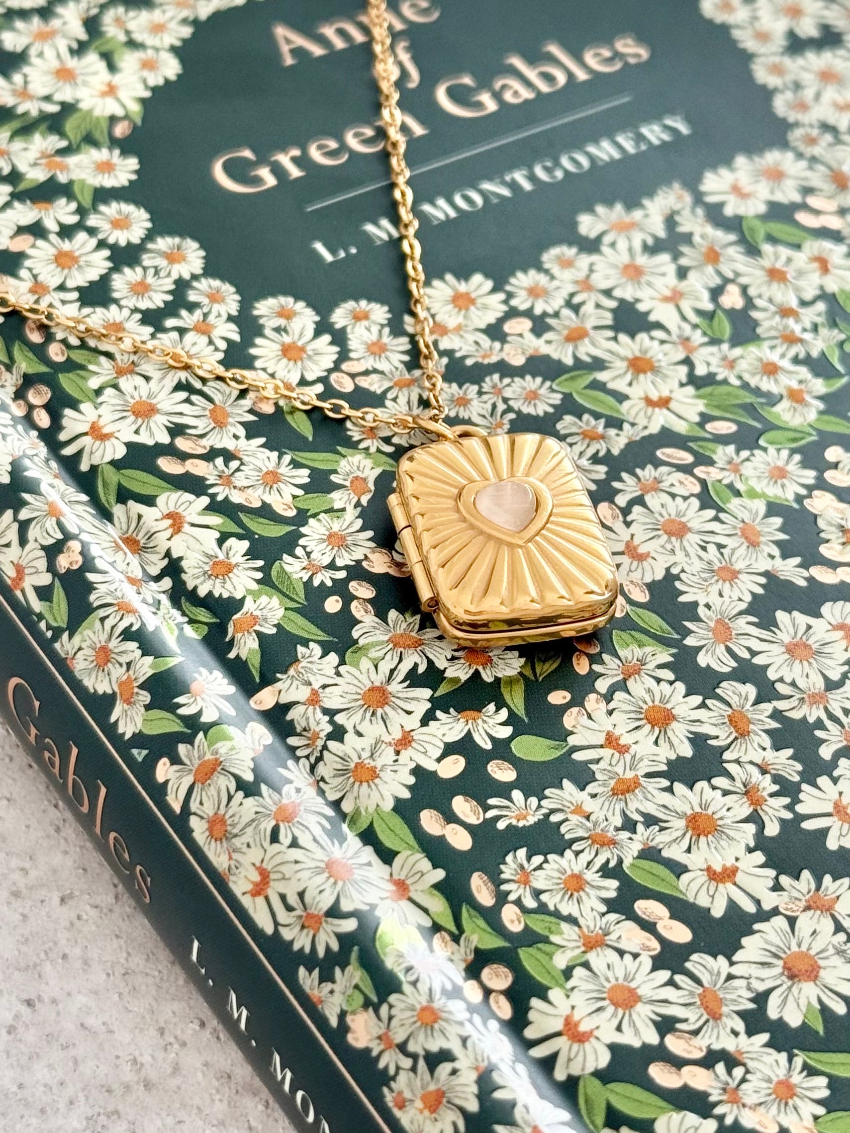 Gables Heart Locket | Gold
