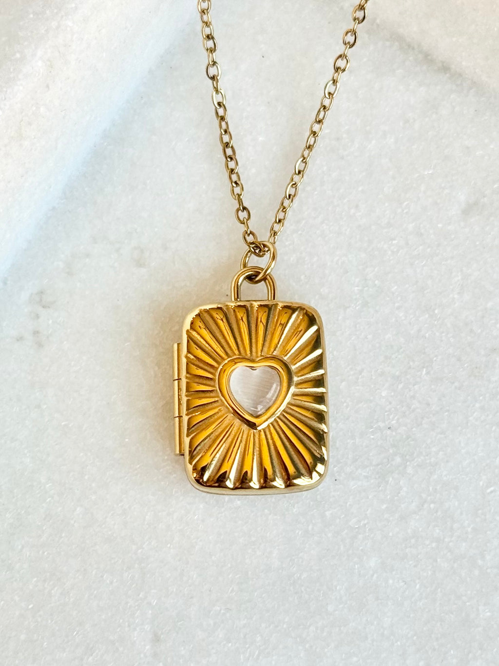 Gables Heart Locket | Gold