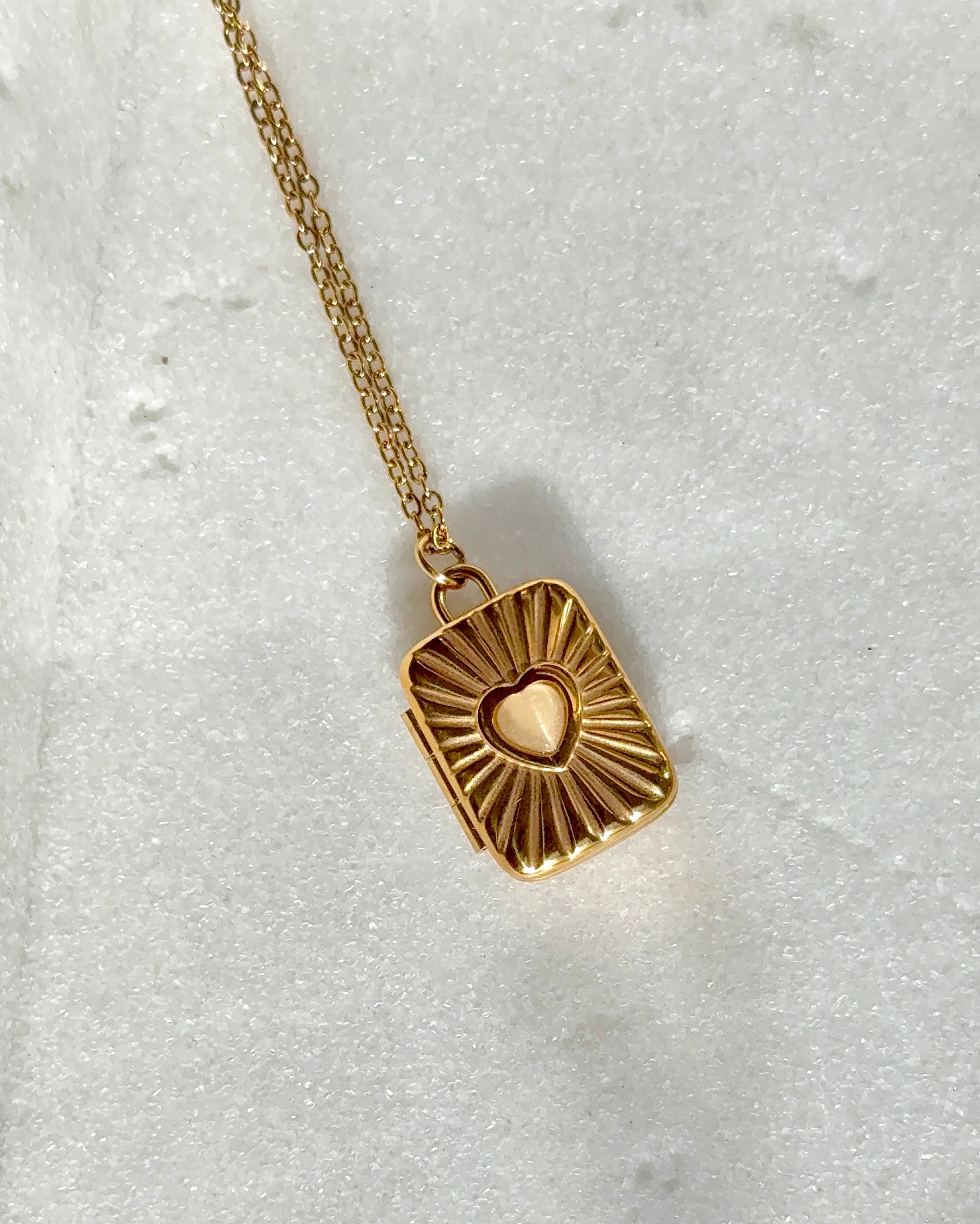 Gables Heart Locket | Gold