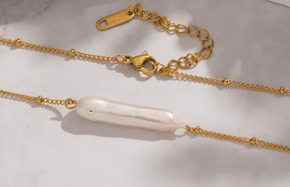 Evermore Pearl Necklace | Gold