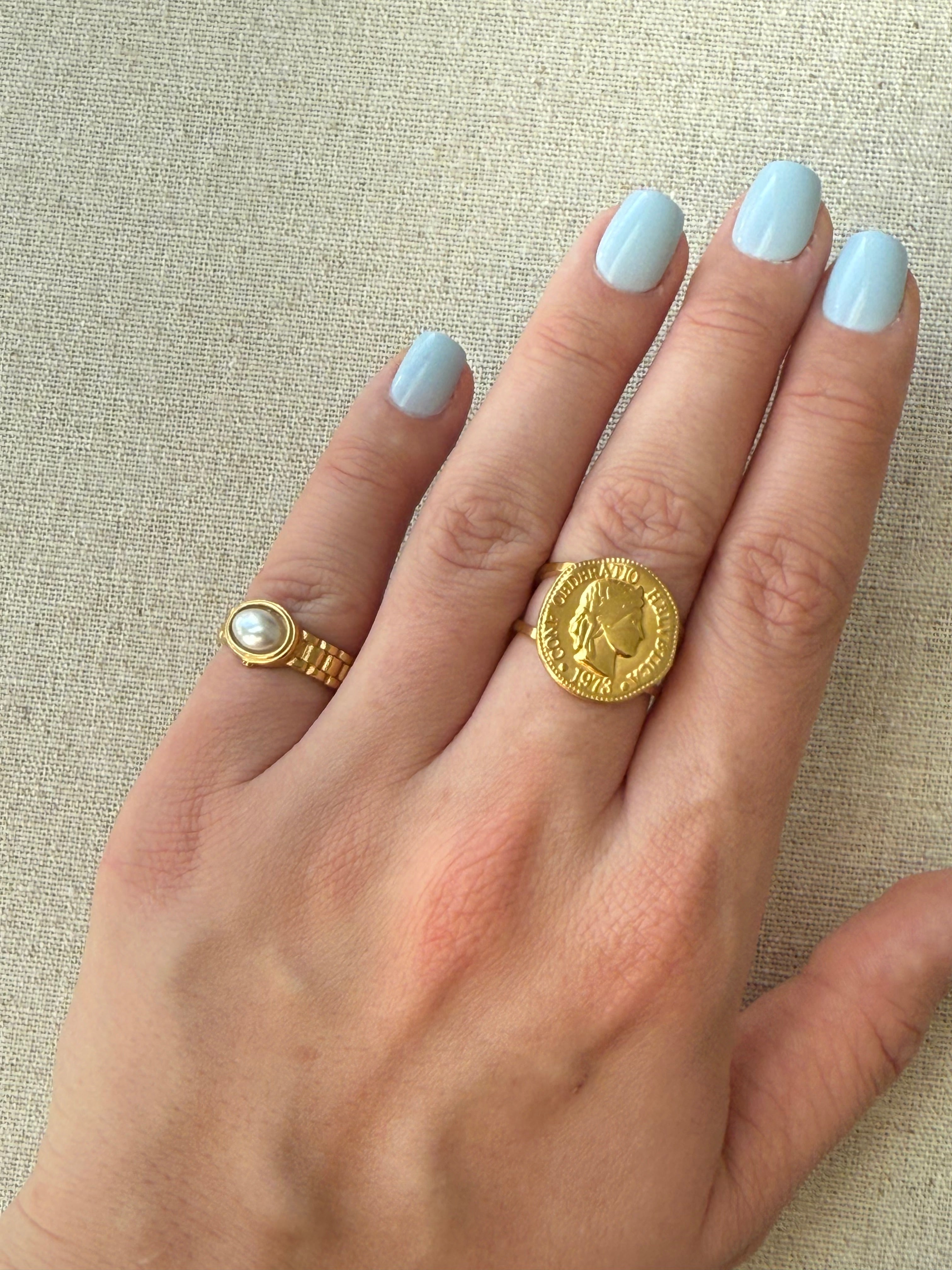 Darcy Coin Ring | Gold
