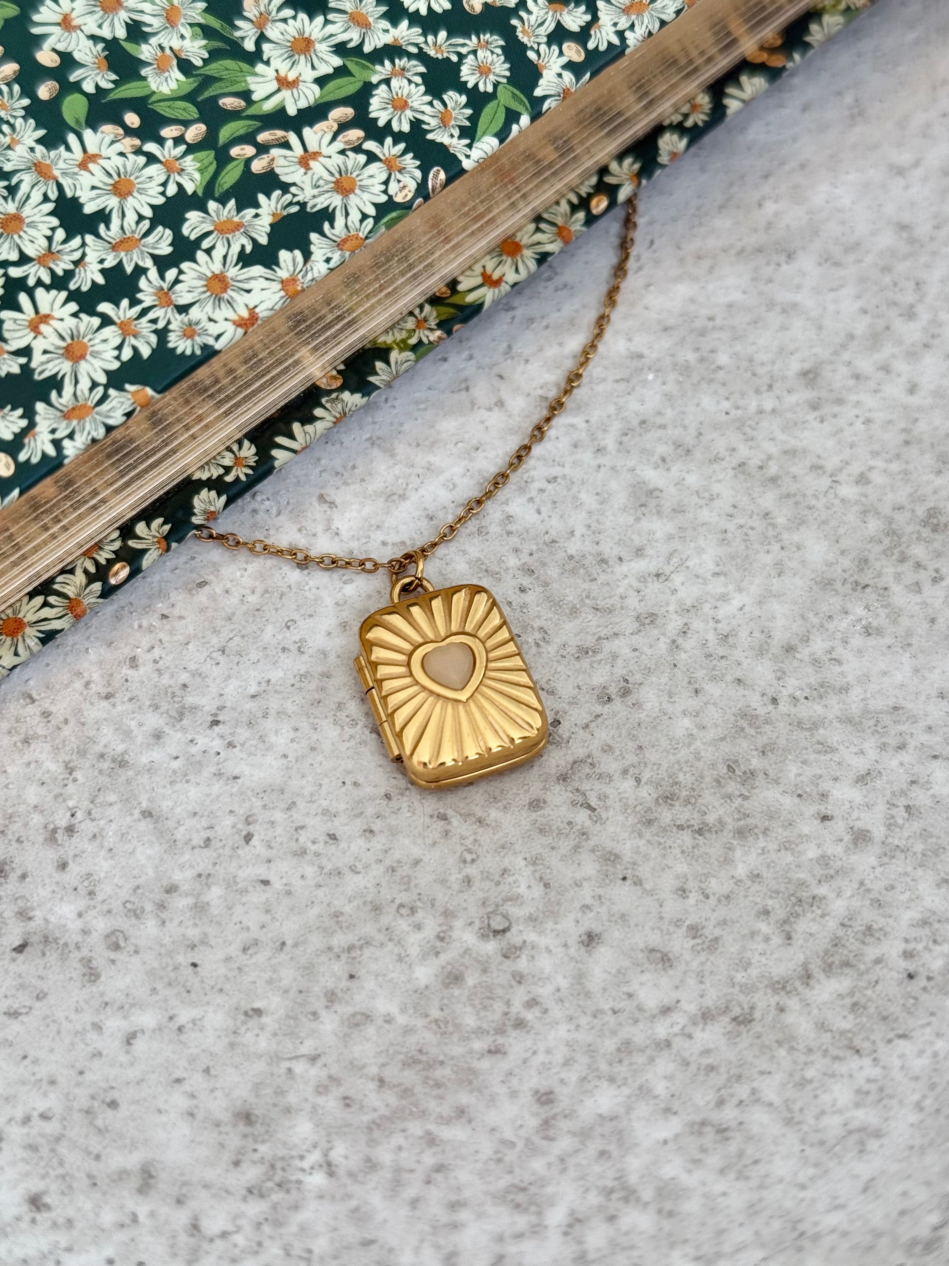 Gables Heart Locket | Gold