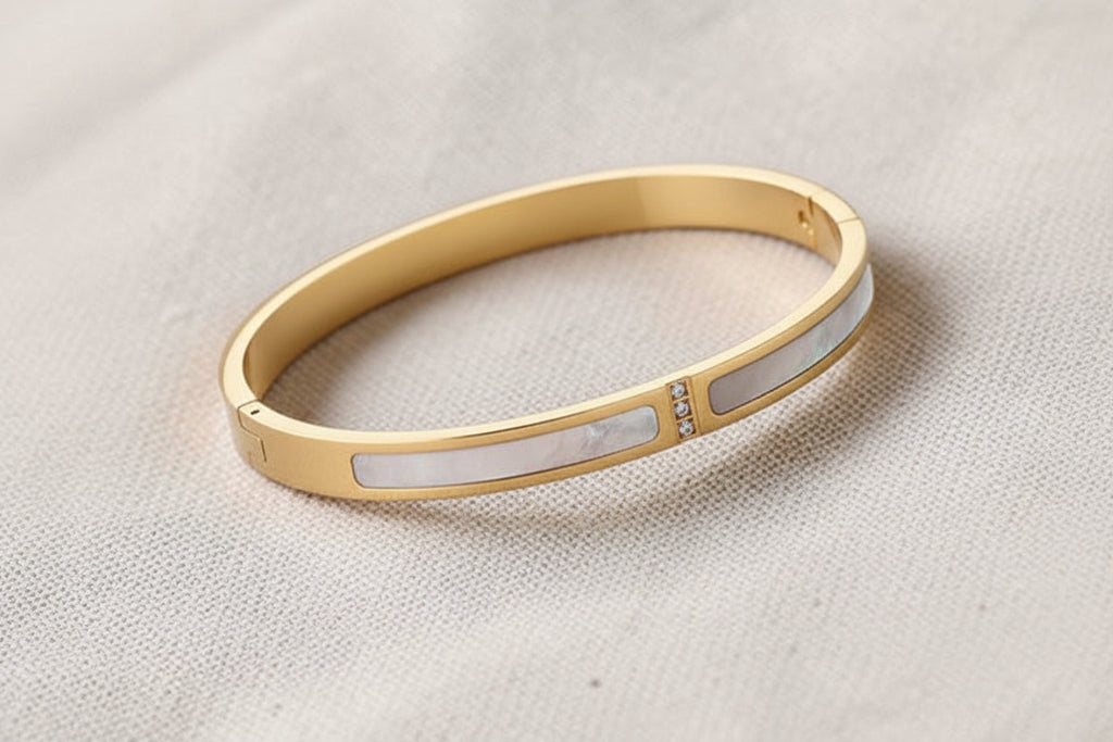 Goldie Pearl Bangle | Gold