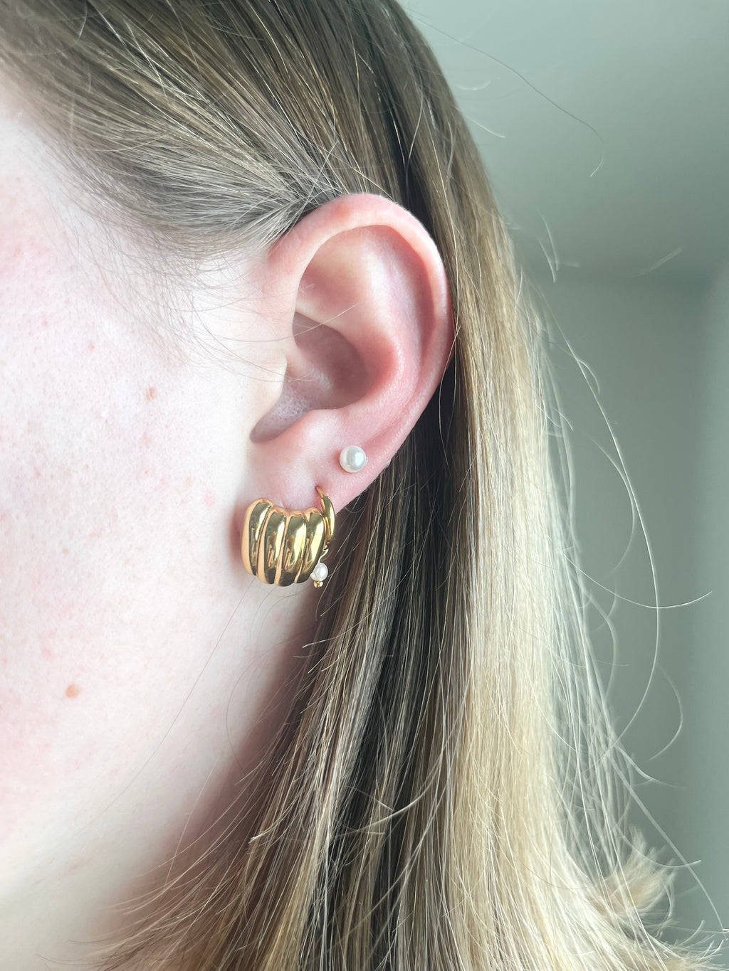 Mable Ribbed Earrings | Gold