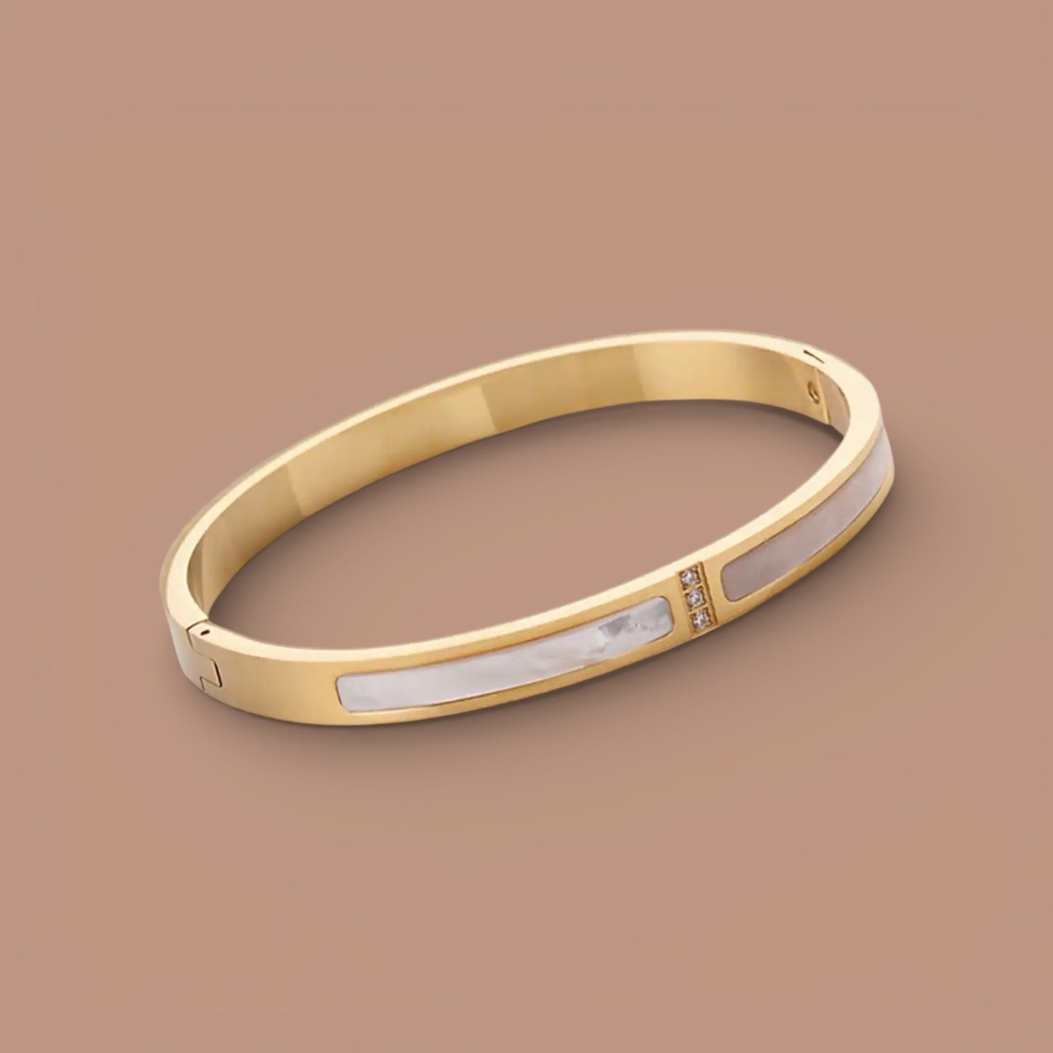Goldie Pearl Bangle | Gold