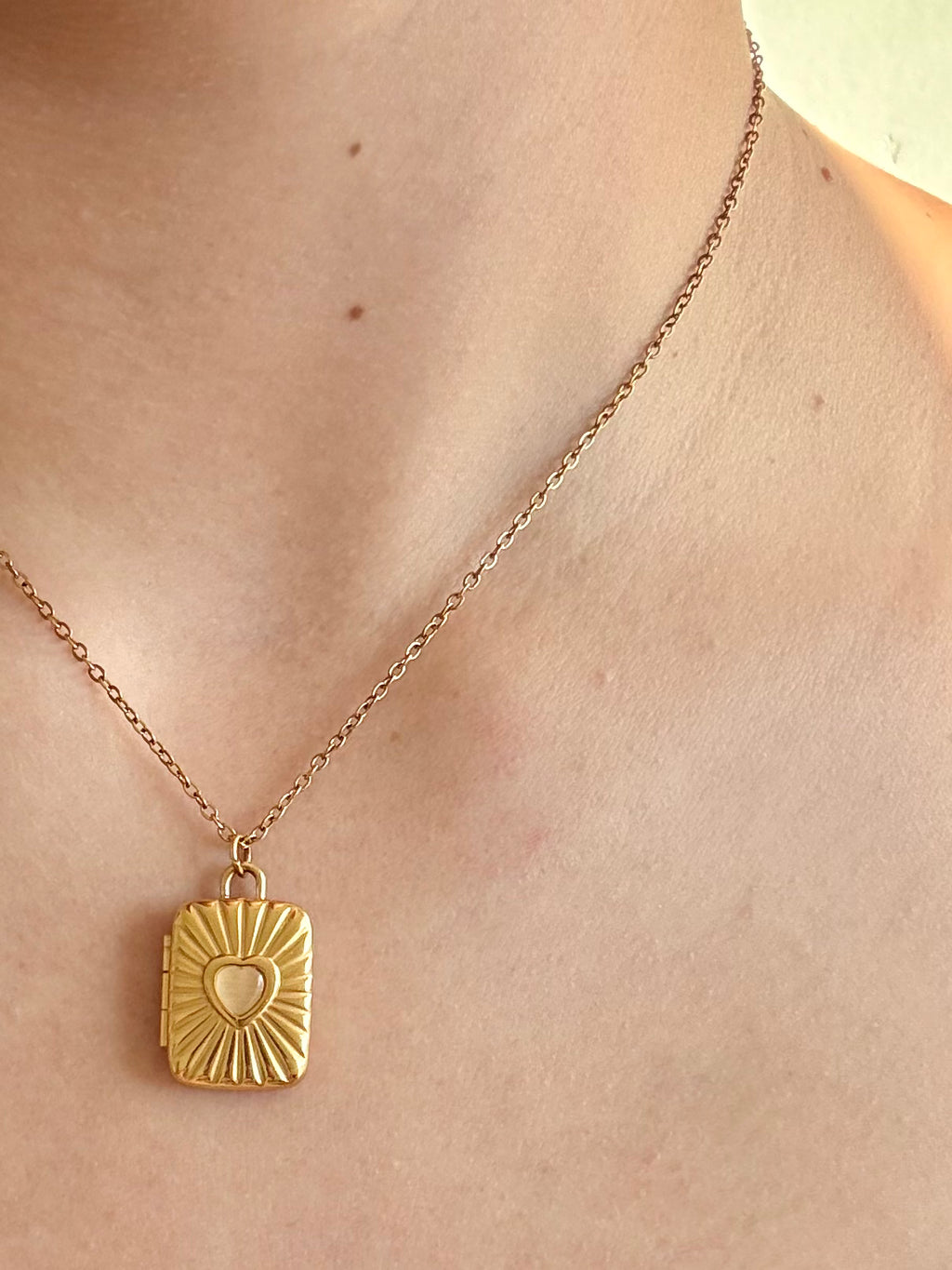 Gables Heart Locket | Gold