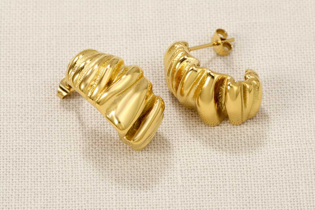 Mae Scrunch Earrings | Gold